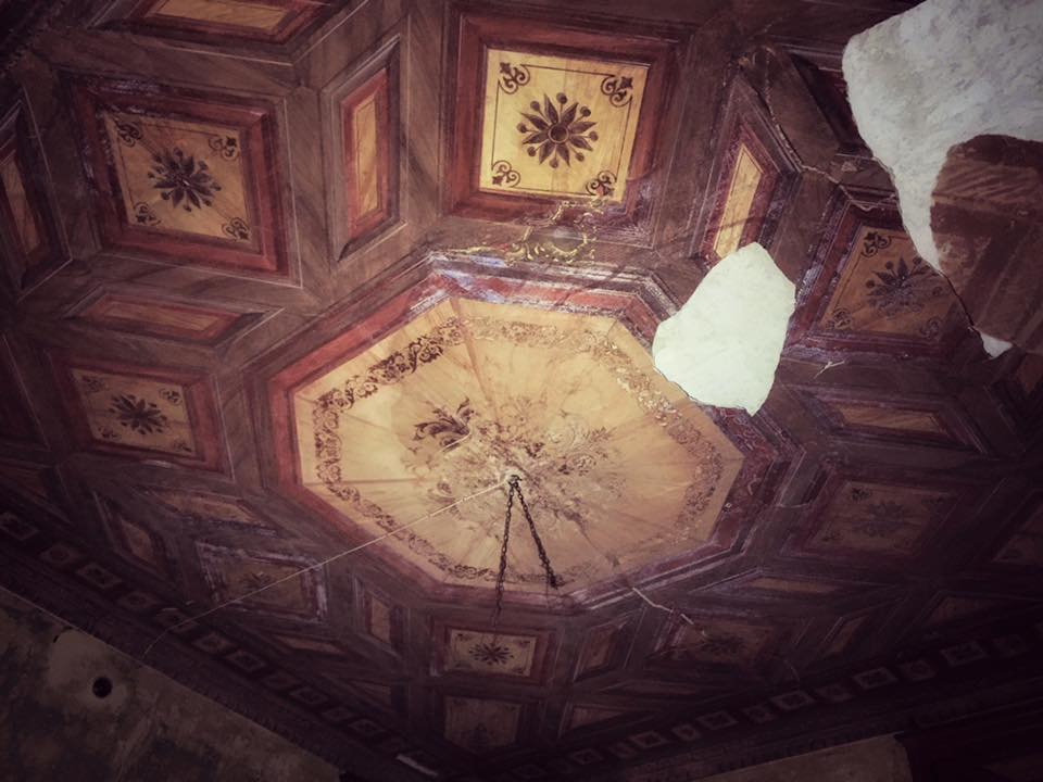 Il soffitto della sala